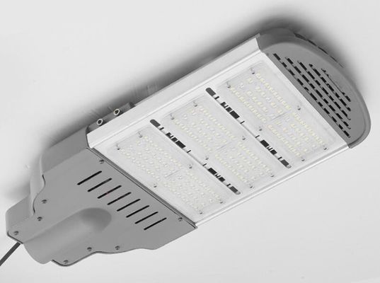 IP66 กันน้ํา LED Street Light รูปทรงเรียมไลน์ ป้องกันการกระจาย