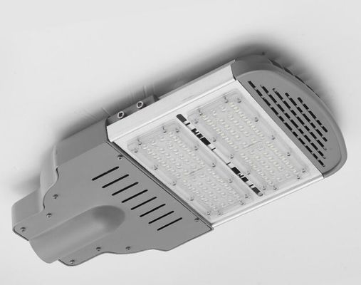 IP66 กันน้ํา LED Street Light รูปทรงเรียมไลน์ ป้องกันการกระจาย