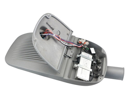 ติดตั้งแนวราบ IP66 กันน้ํา LED Street Light กันลม 4000K สําหรับกลางแจ้ง